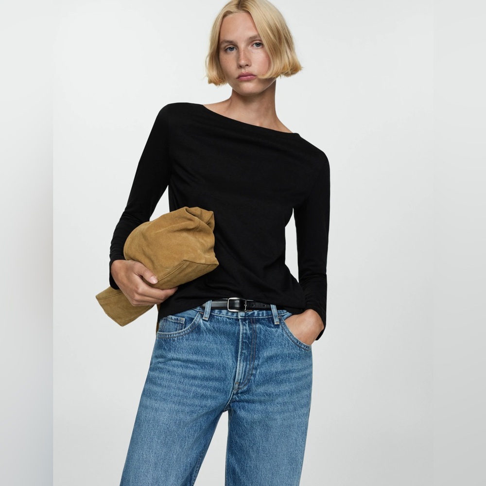 Boat neck long sleeve black top